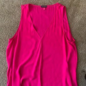 Vince Camuto V Neck Swing Tank - Large